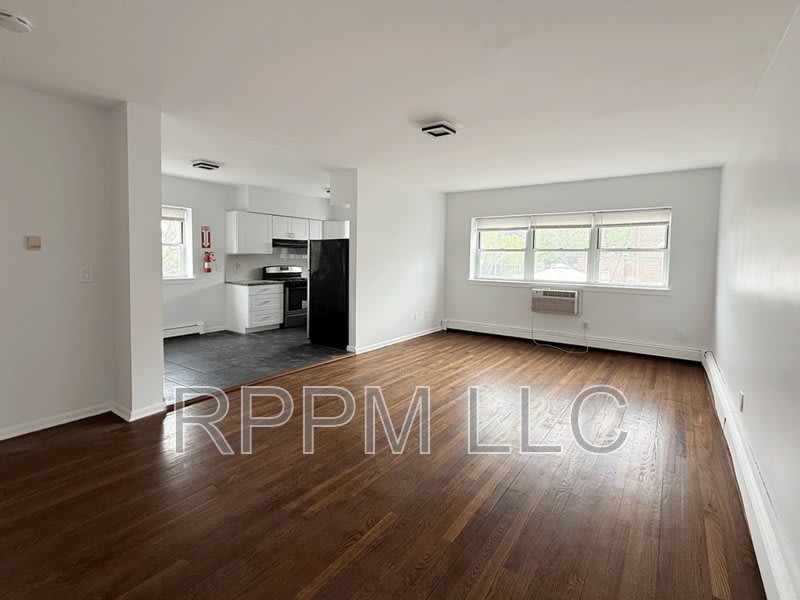 109 William St #4 – photo 3