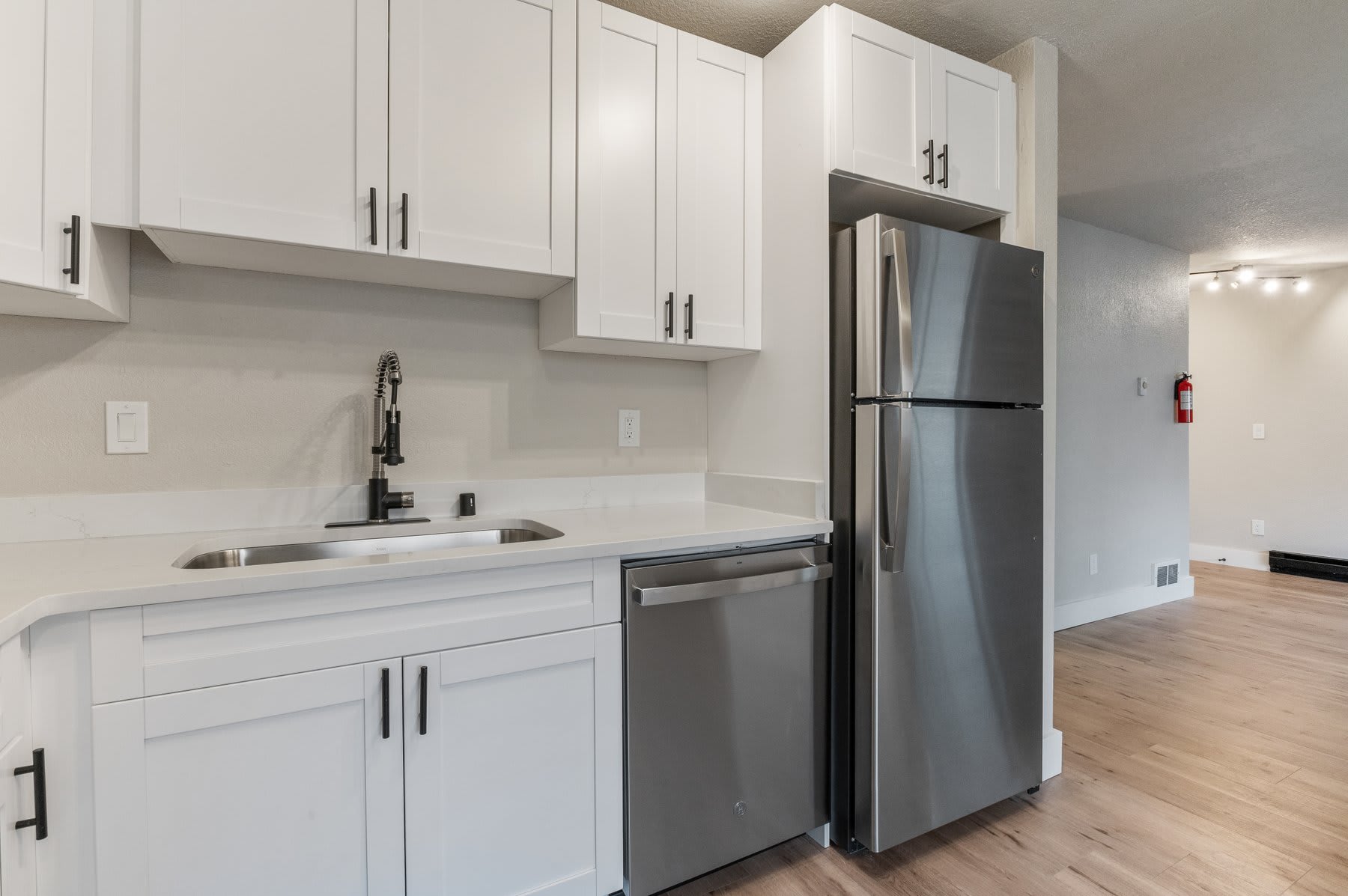 10820 E 3rd Ave – photo 3