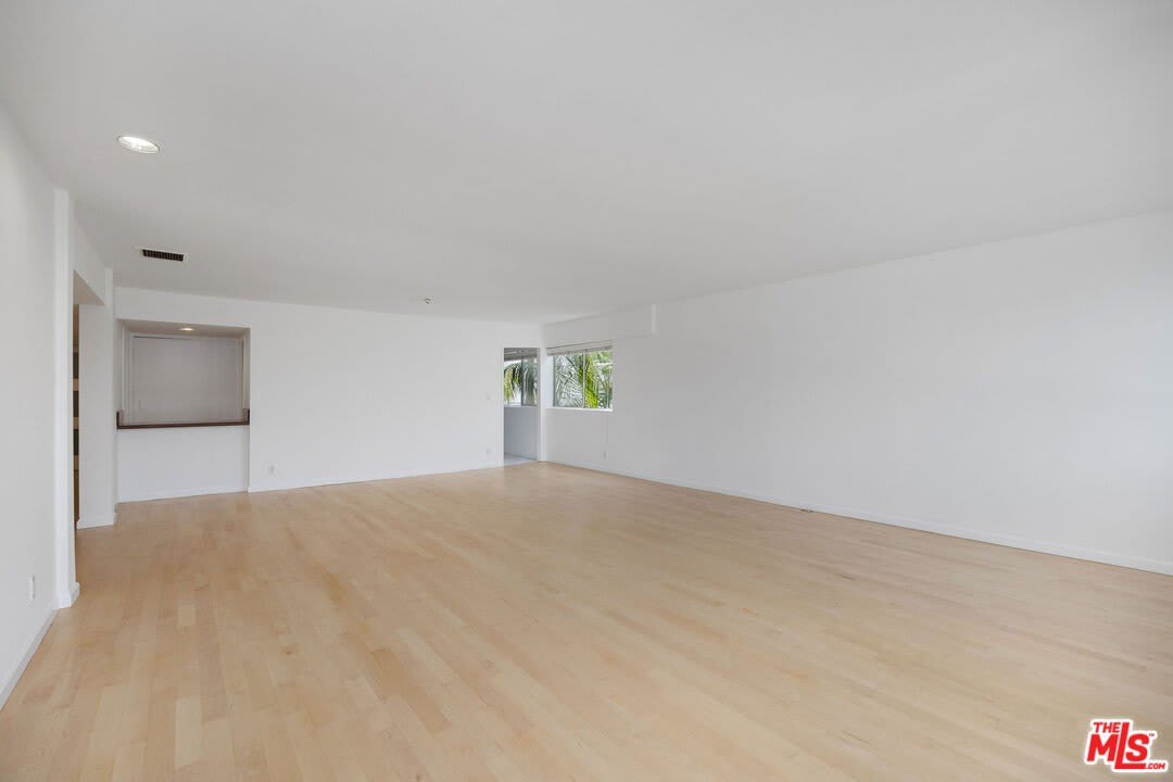 440 S Roxbury Dr – photo 5