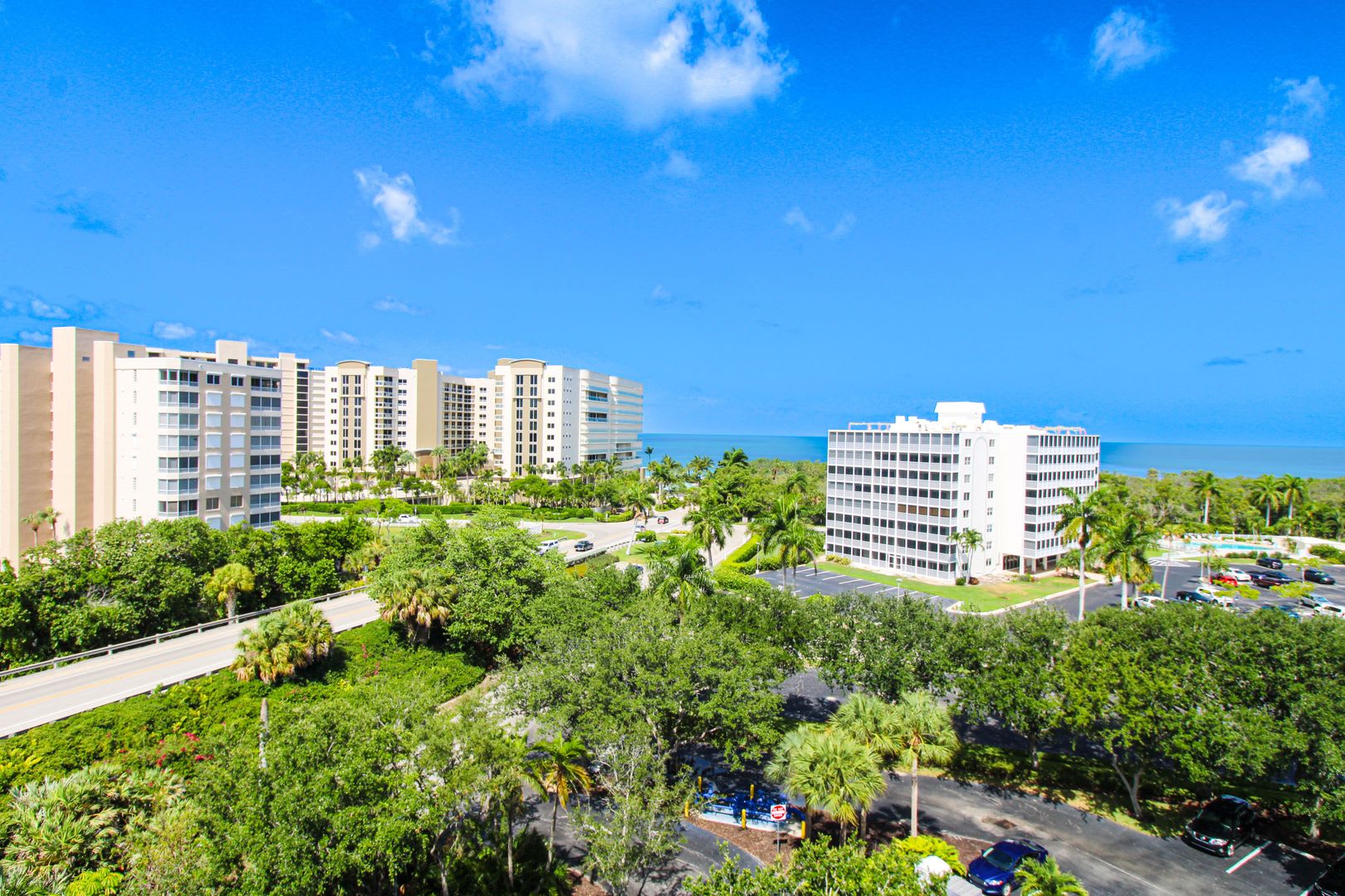 **VANDERBILT TOWERS**3BEDS/2BATHS**BAY VIEWS**WALK TO THE BEACH** – photo 4