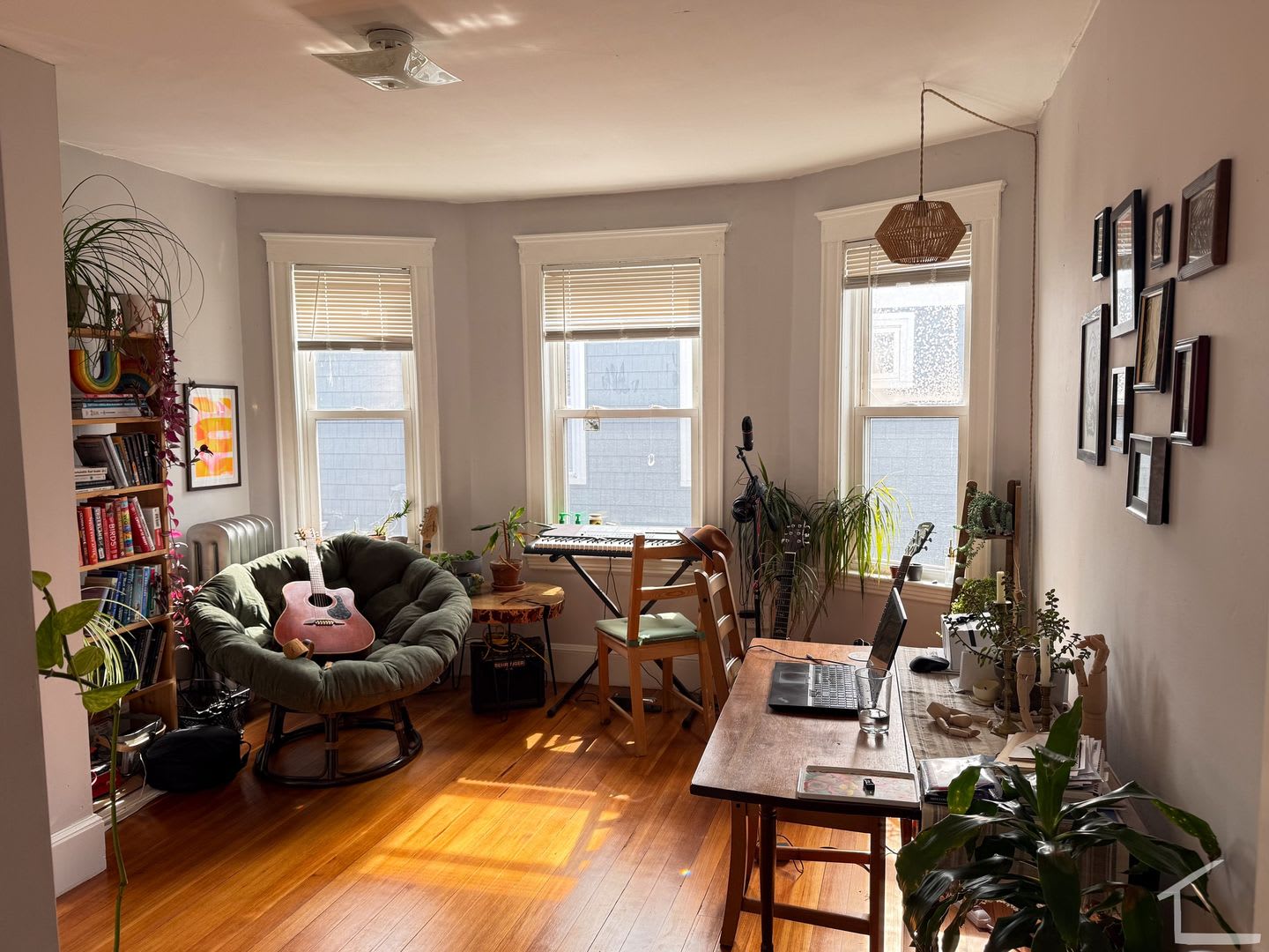 Beautiful Sunny Brighton 3-Bed w/ Parking – photo 4
