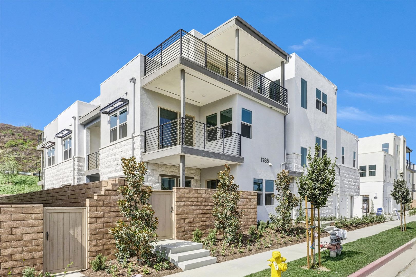 Modern Gated Townhome In Montebello 4Bd 4Ba Built 2024 – photo 1