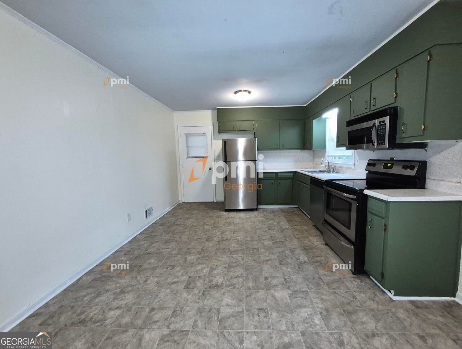650 Jefferson Avenue – photo 2