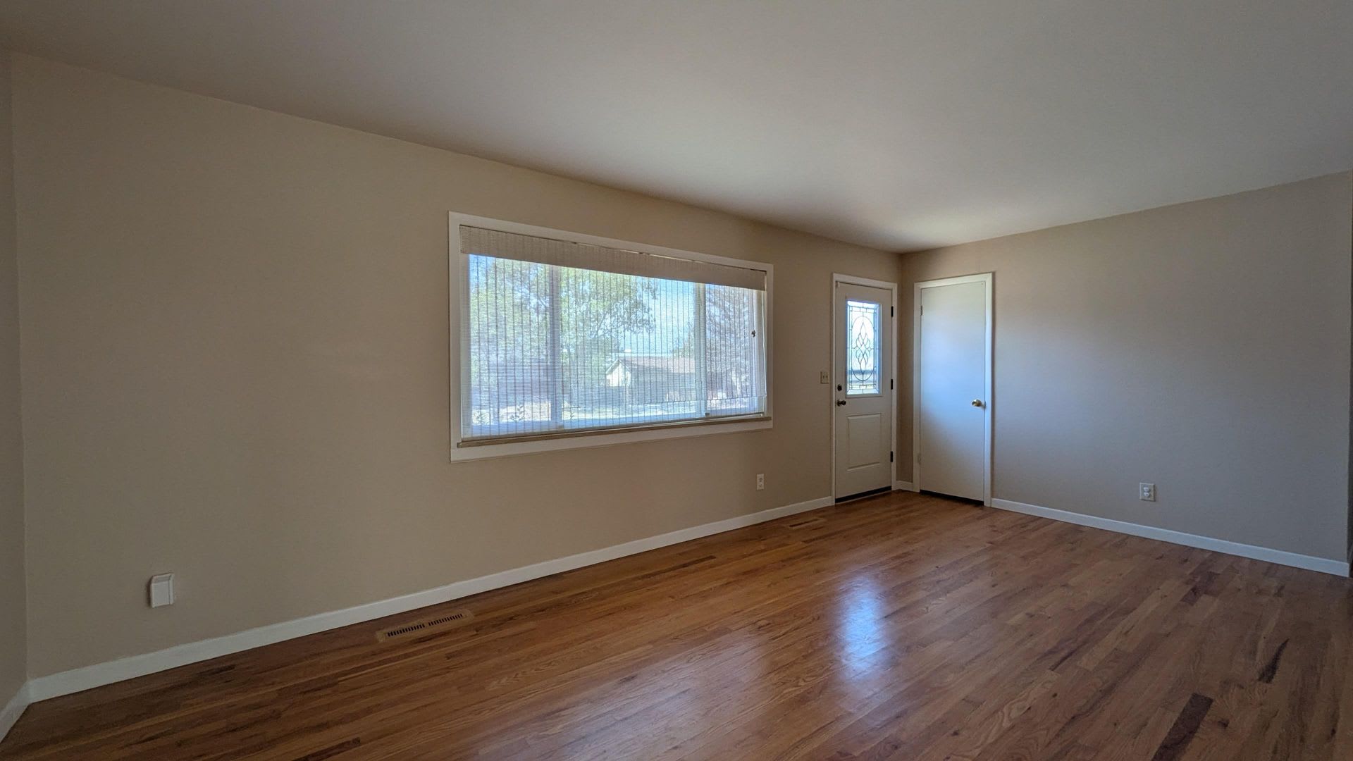Spacious 4-Bedroom Ranch on Large Lot with Finished Basement – photo 5