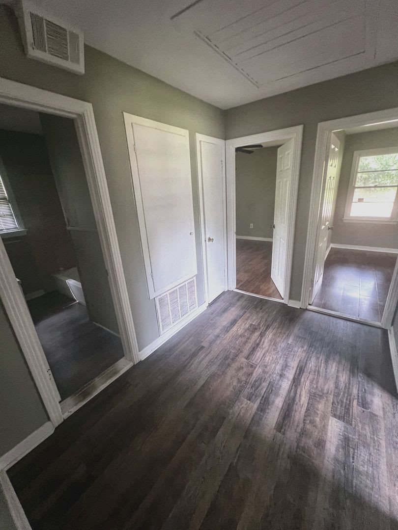 3-Bedroom Home with Carport in Northeast Jackson – photo 3