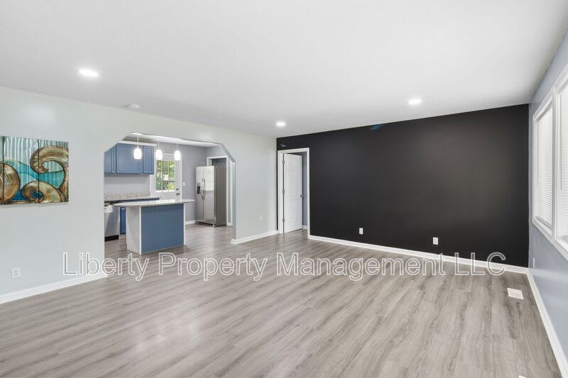 6318 Denver Dr – photo 5