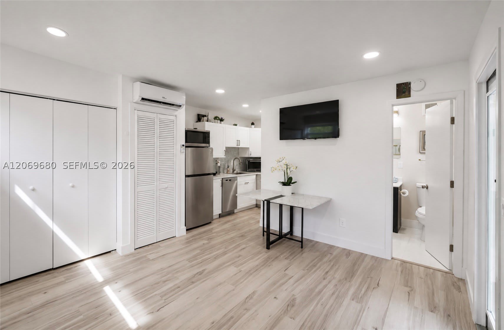 1125 Almeria Ave – photo 1