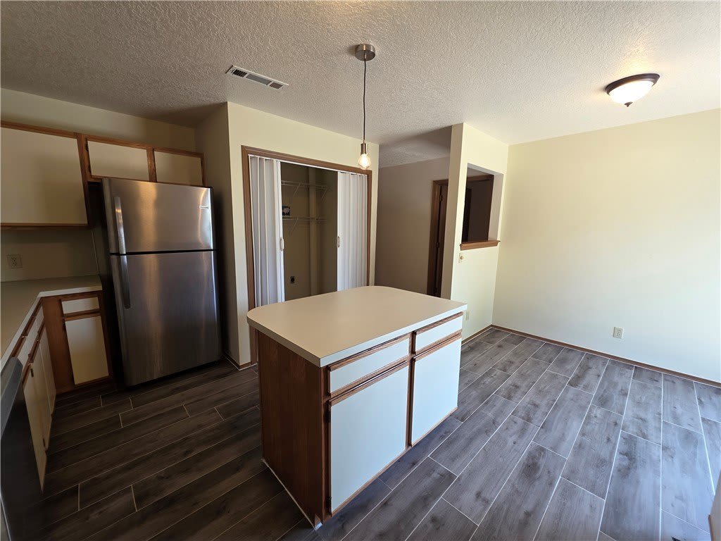 2723 Kasey Avenue – photo 3