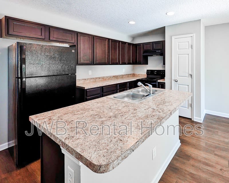 1291 Neva St – photo 2