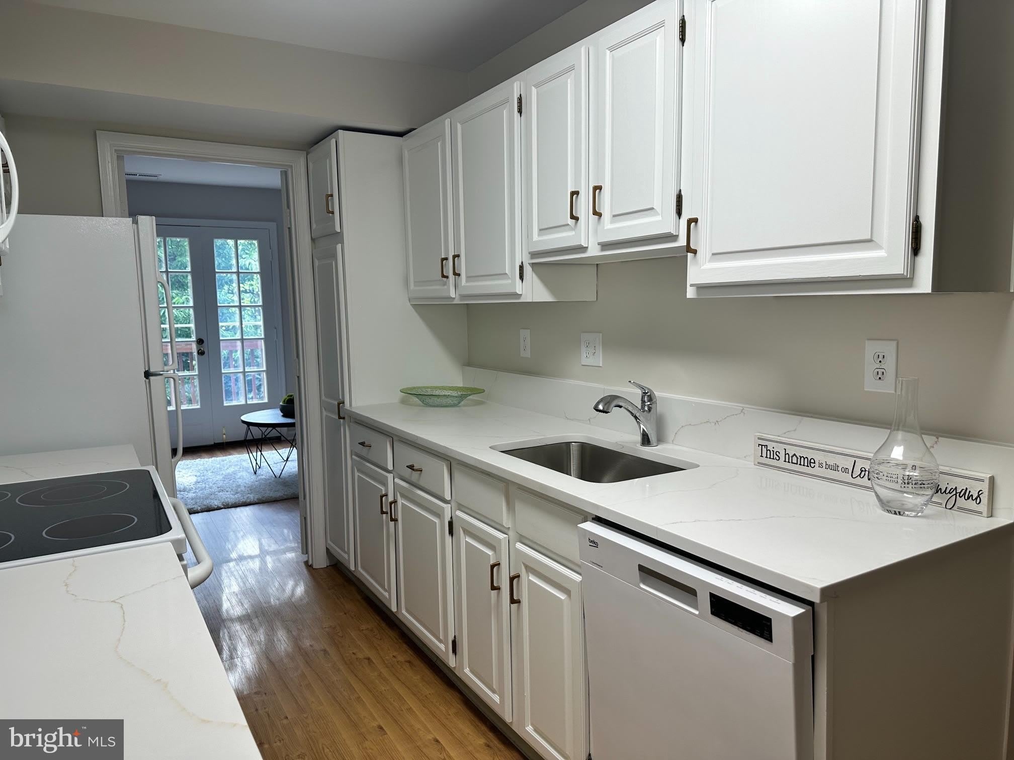 4847 CHEVY CHASE Drive – photo 5