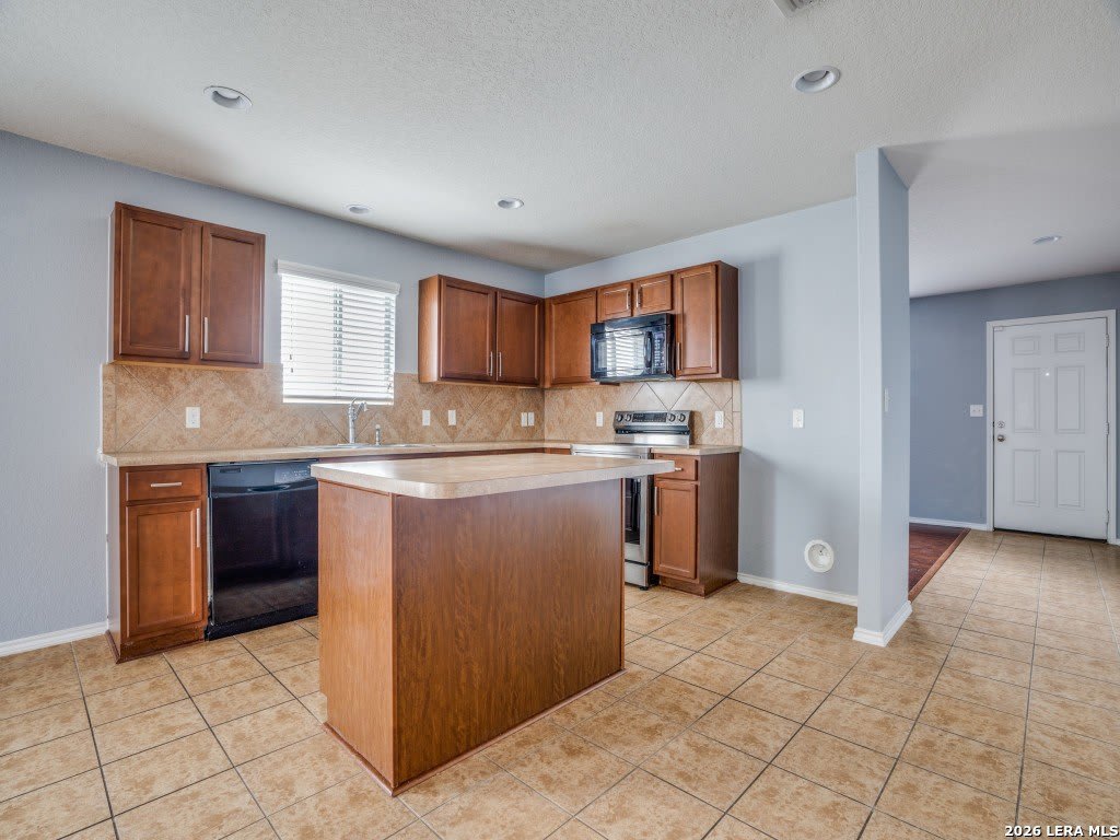 8922 Oakwood Park – photo 4