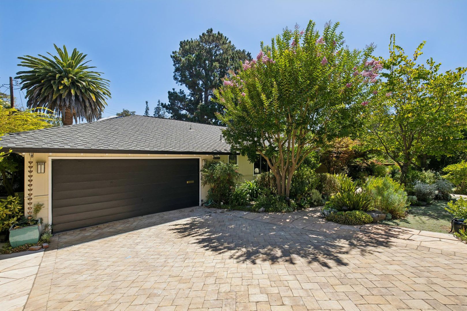 Beautiful Ranch Home with Bonus Room & Detached ADU – photo 3