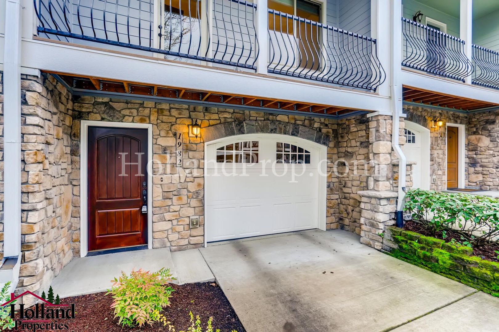 ** Best Price ** Modern Two-Story Home in Hillsboro – Move-In Ready! – photo 3
