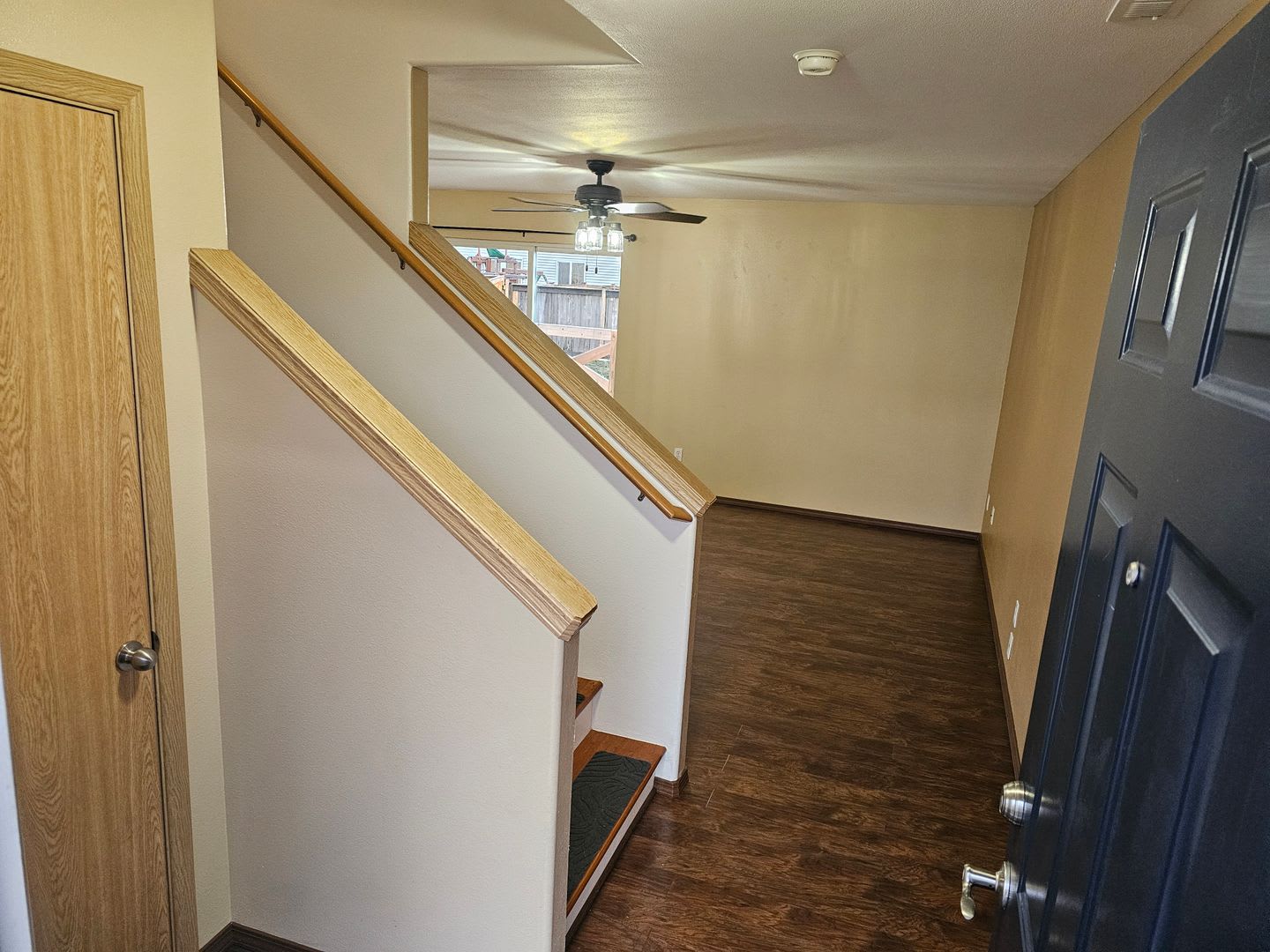 3 Bed Home In Yelm For Rent – photo 3