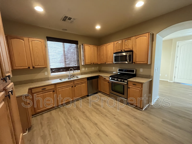 2958 N Clanton St – photo 3