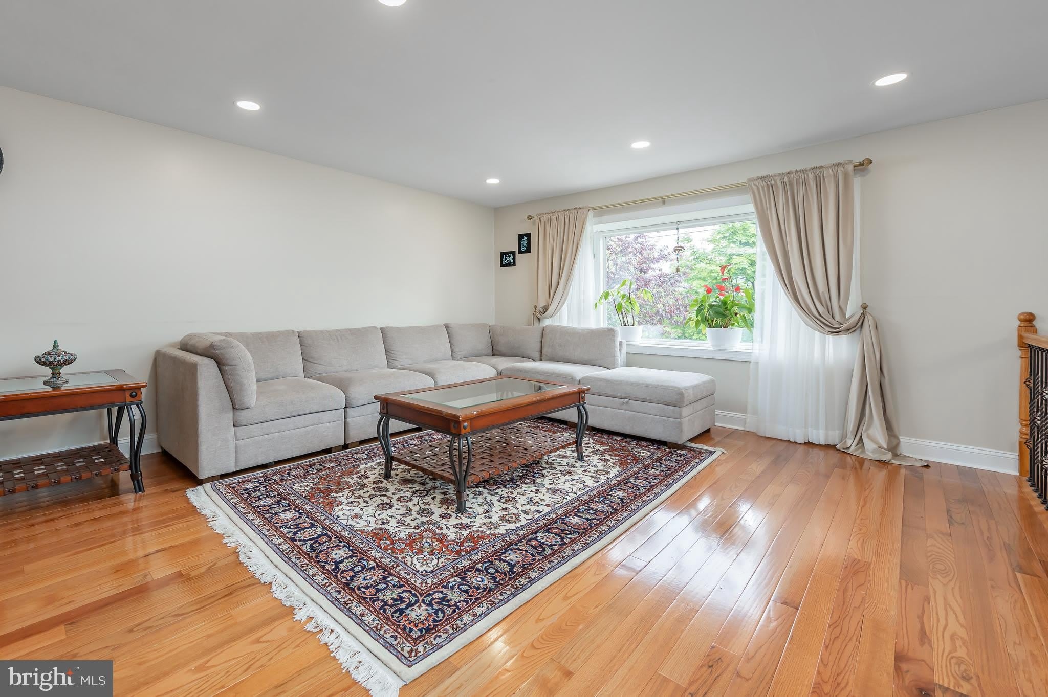 42 REGENT Road – photo 3