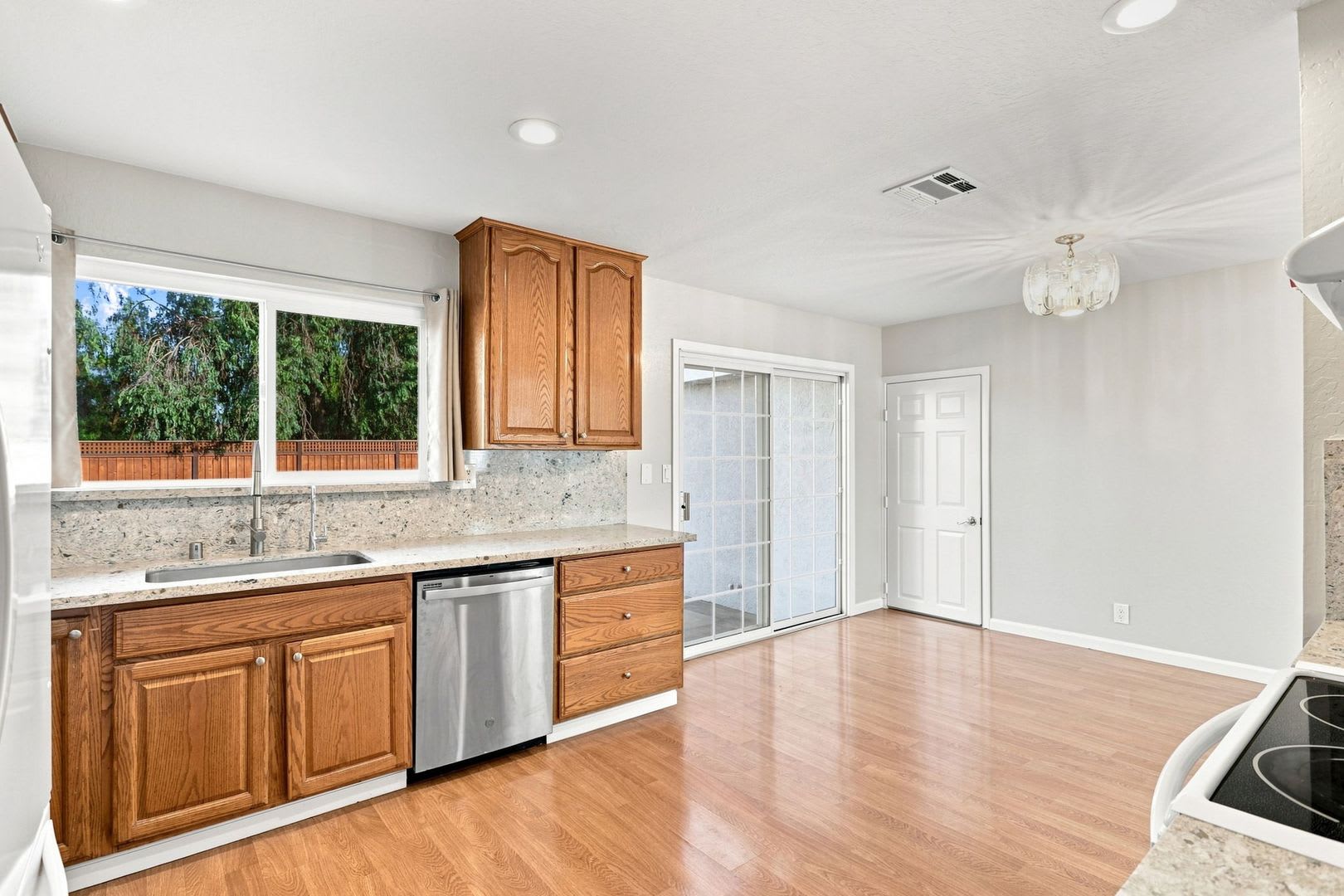 Beautify Home Located In The Lovely Town Of Los Gatos – photo 4