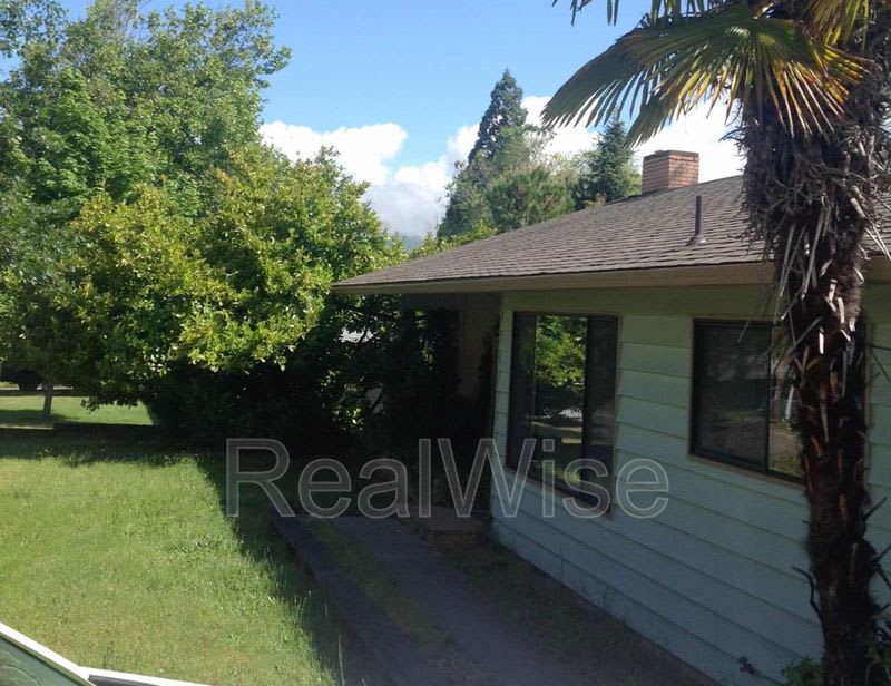 860 Glendale Ave – photo 2