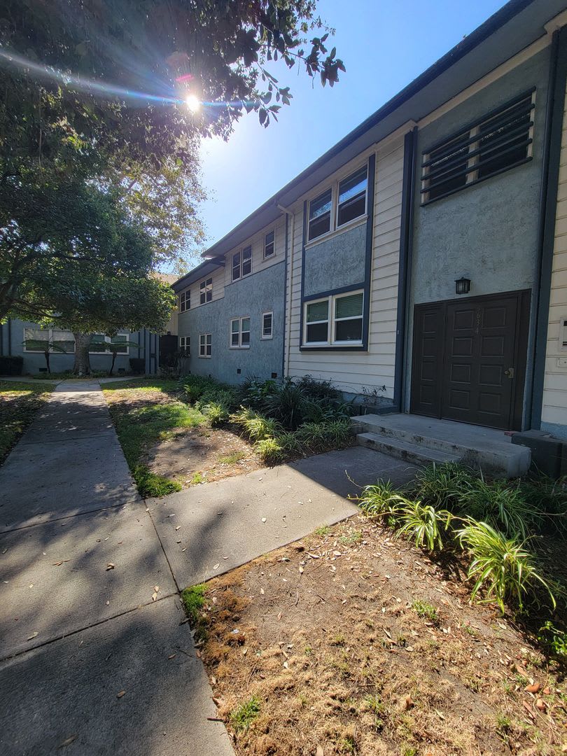Fairfax/Culver 2-bedroom apartment Cameo Woods – photo 1