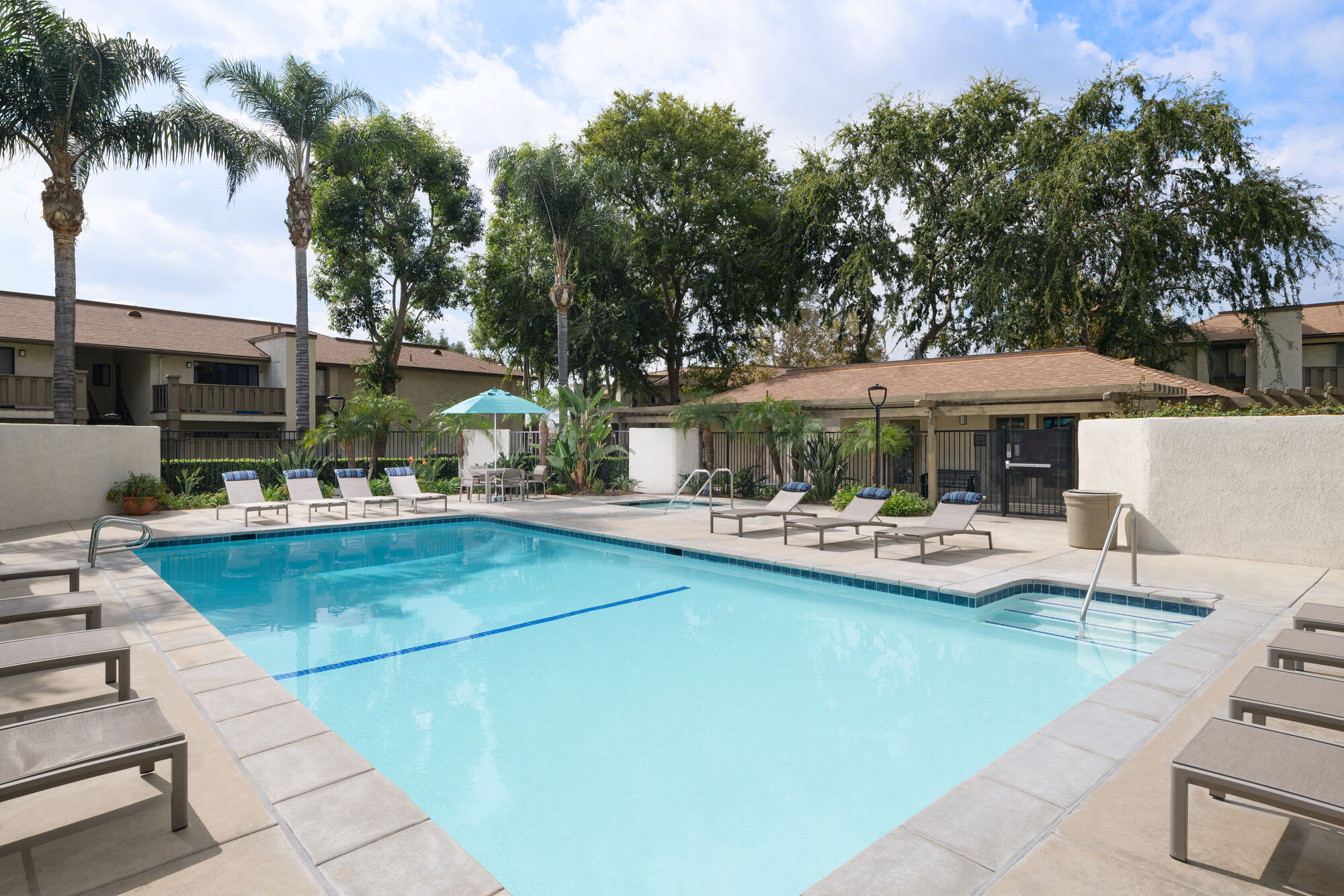 Sycamore Park Apartments – photo 1