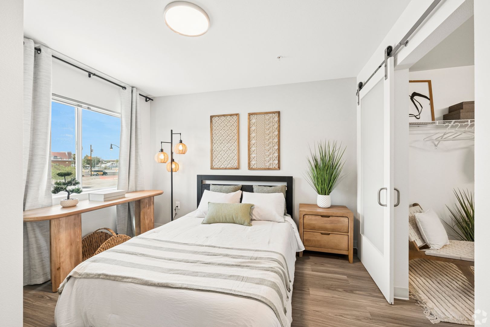 1Br Under 1 400 Gated Controlled Access Historic Westside Community Minutes To Summerlin Downtown – photo 5