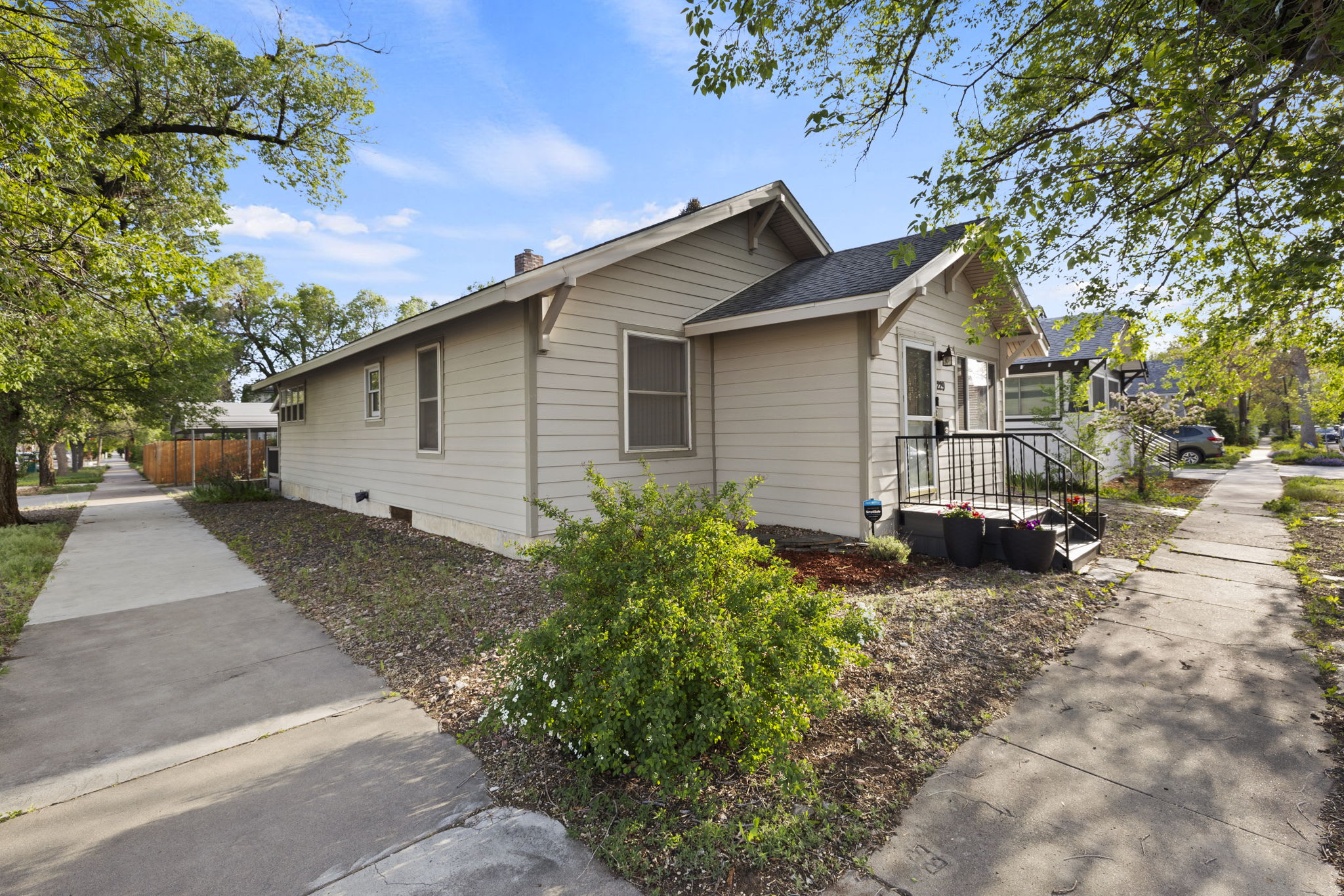 229 E Washington St – photo 3