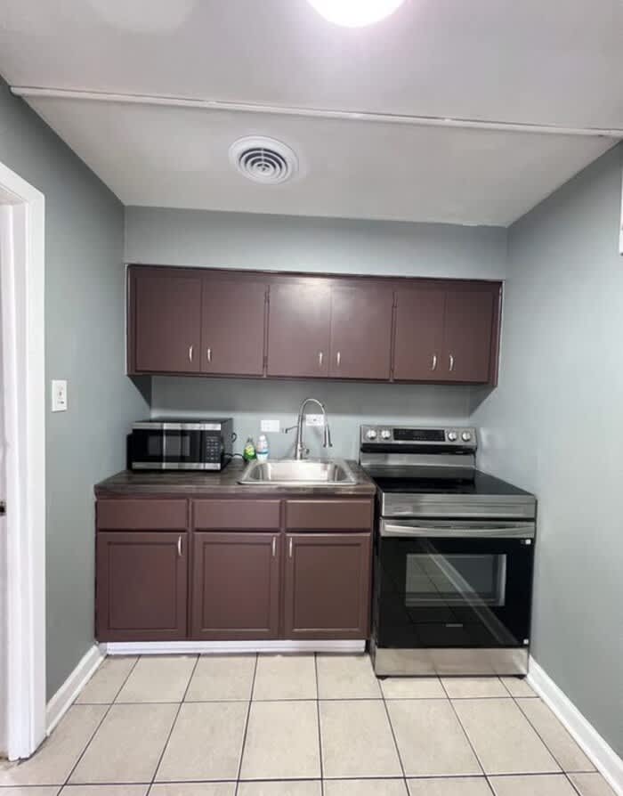 8627 South Ingleside Avenue – photo 3