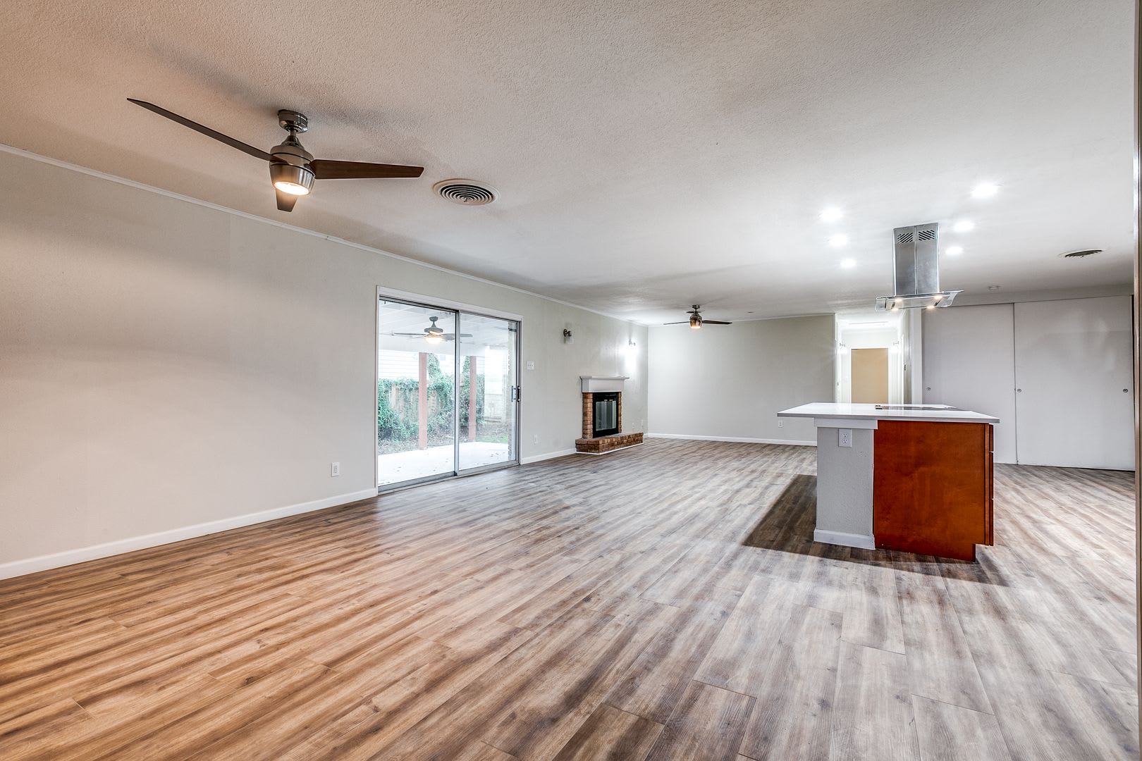 MID-CENTURY MODERN IN BEL MEADE – photo 4