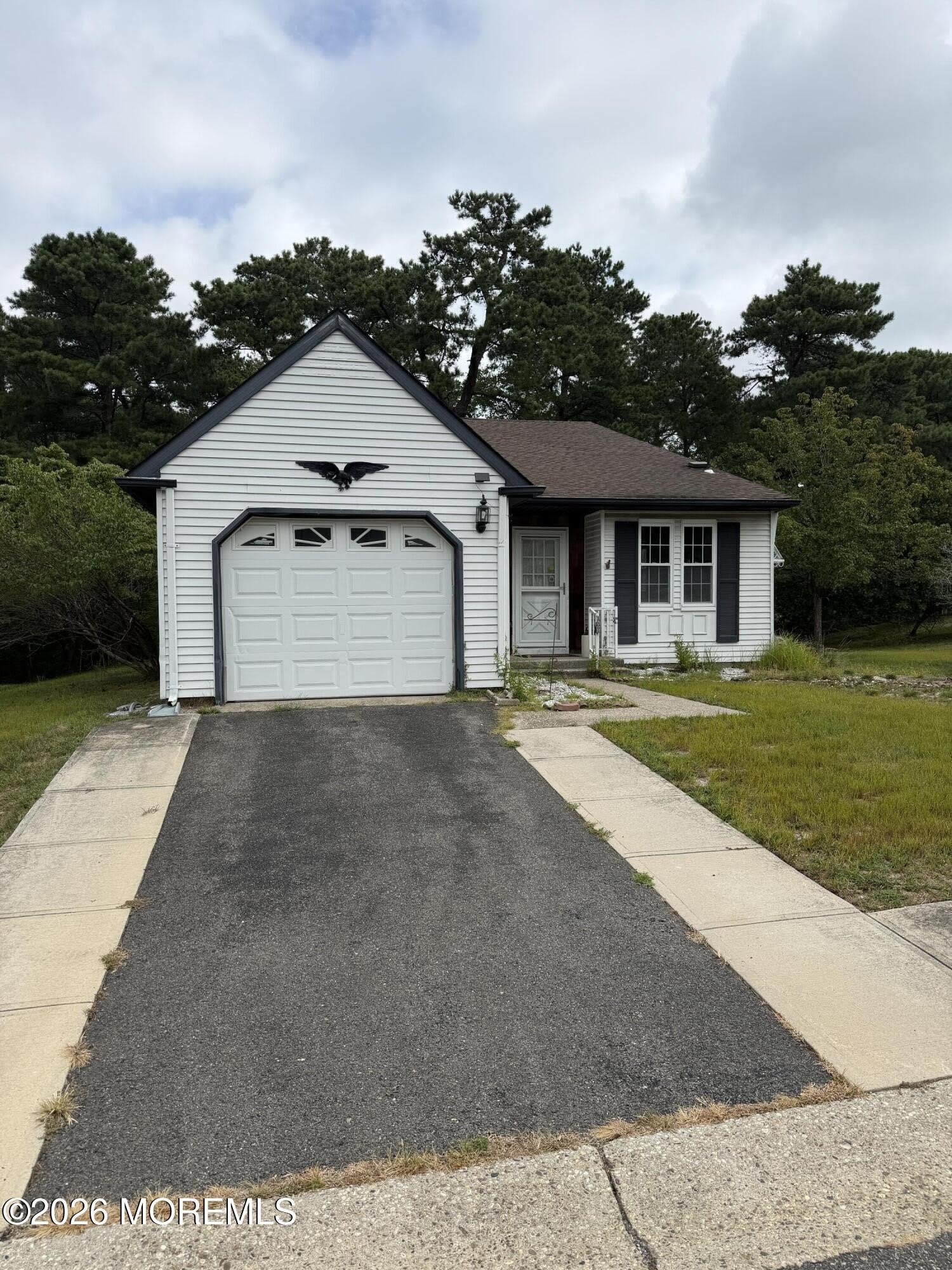 35 Milford Avenue – photo 1