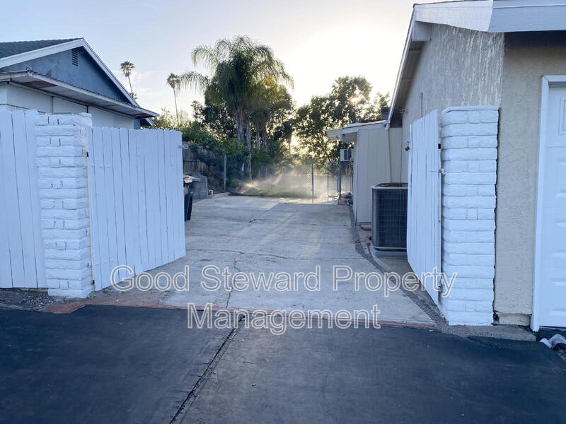 1604 Avenida Del Vista – photo 3