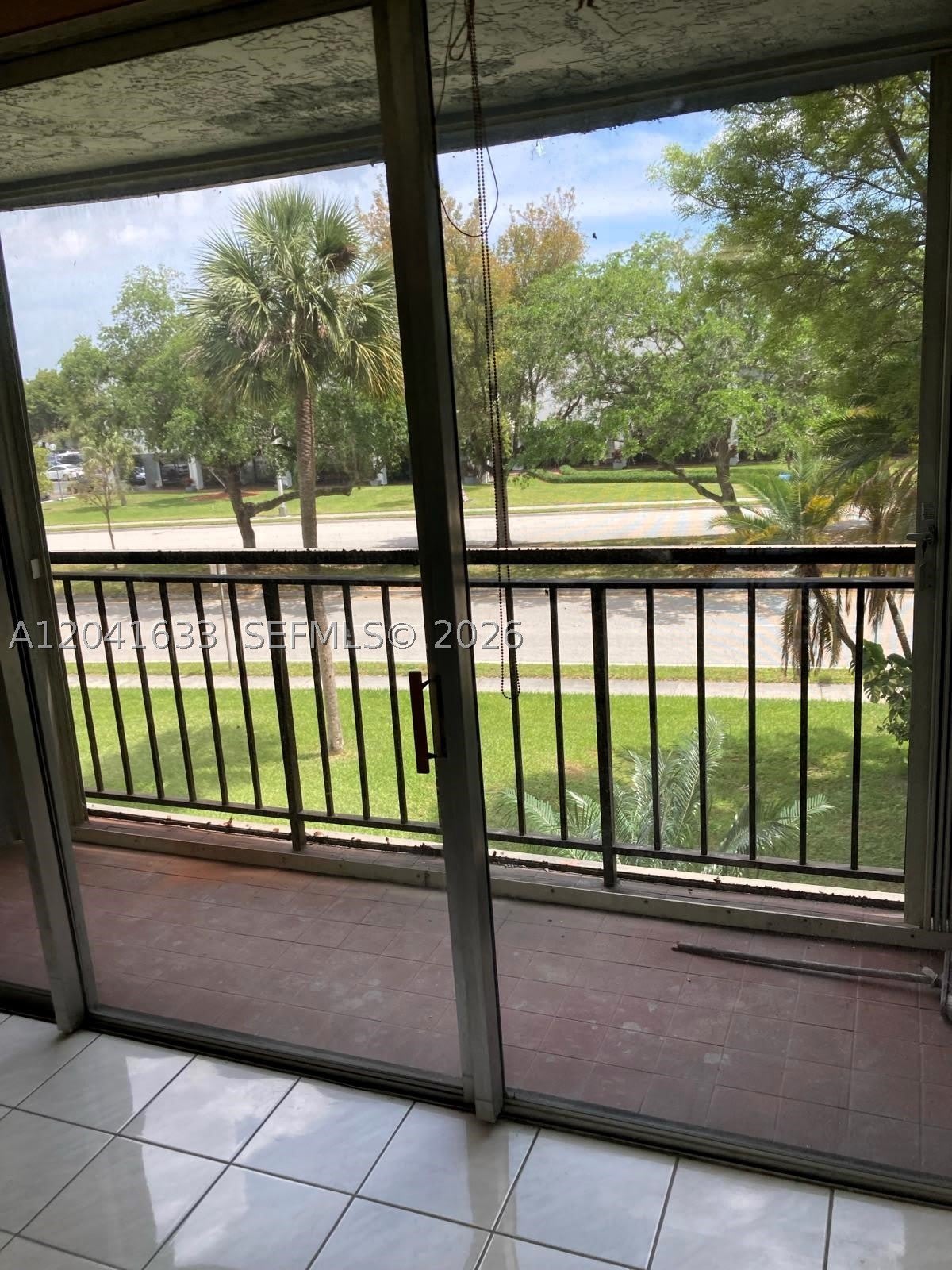 210 Fontainebleau Blvd – photo 1