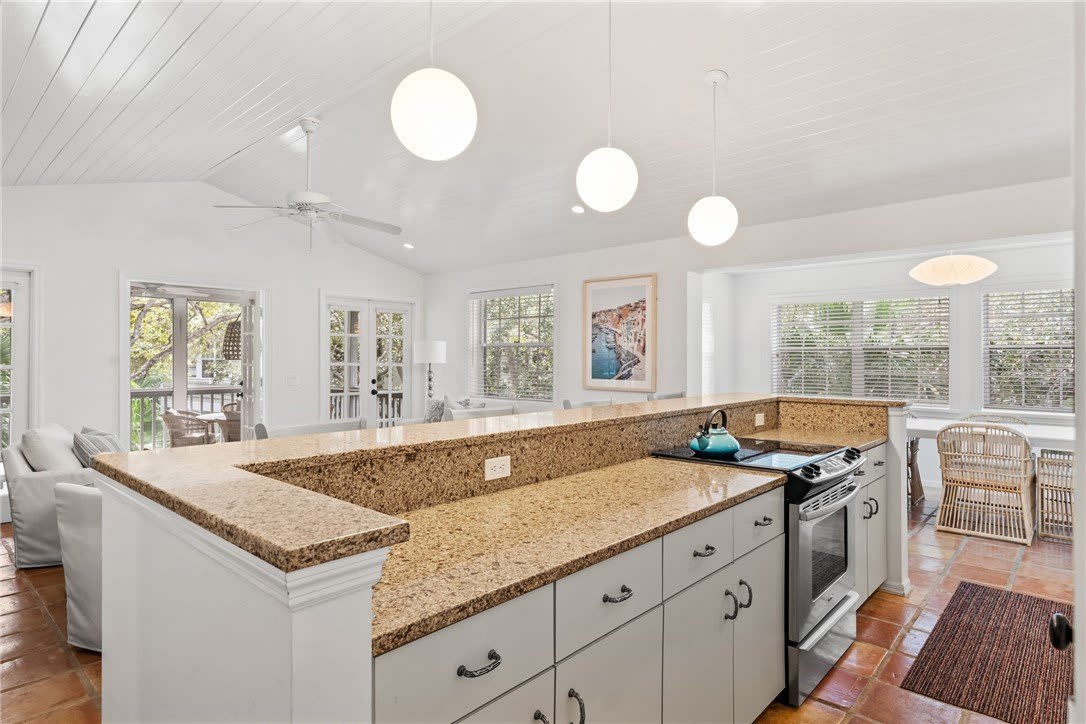 1195 Winding Oaks Circle E – photo 2