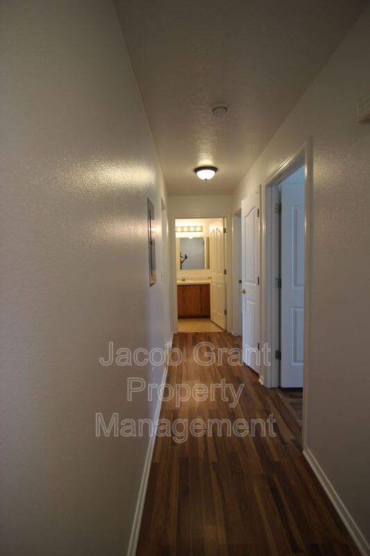 385 Golden St. – photo 4
