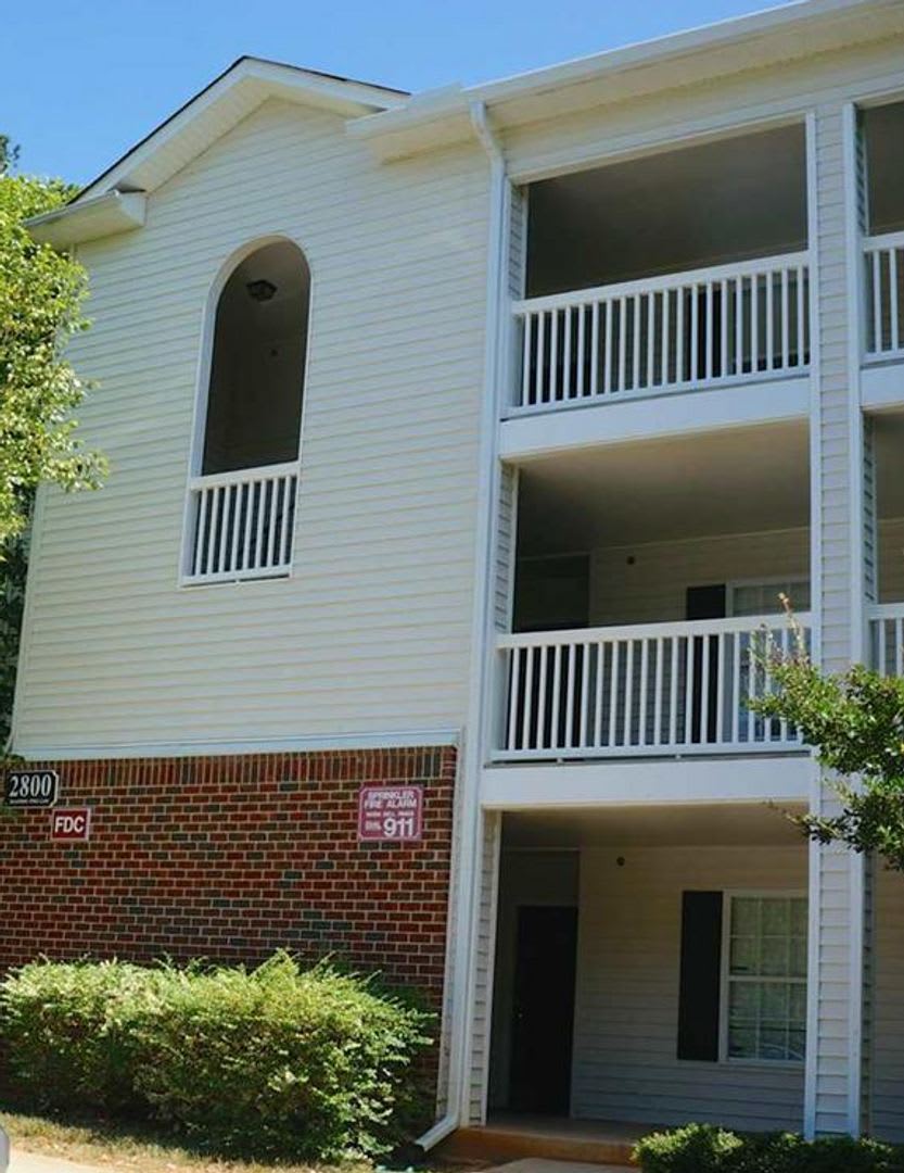 2nd floor 3-bedroom condo! – photo 1