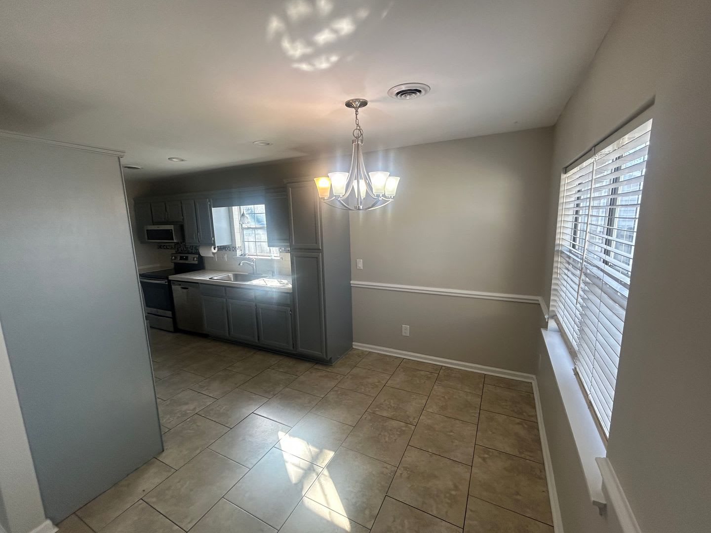 2729 Temperance Dr – photo 4