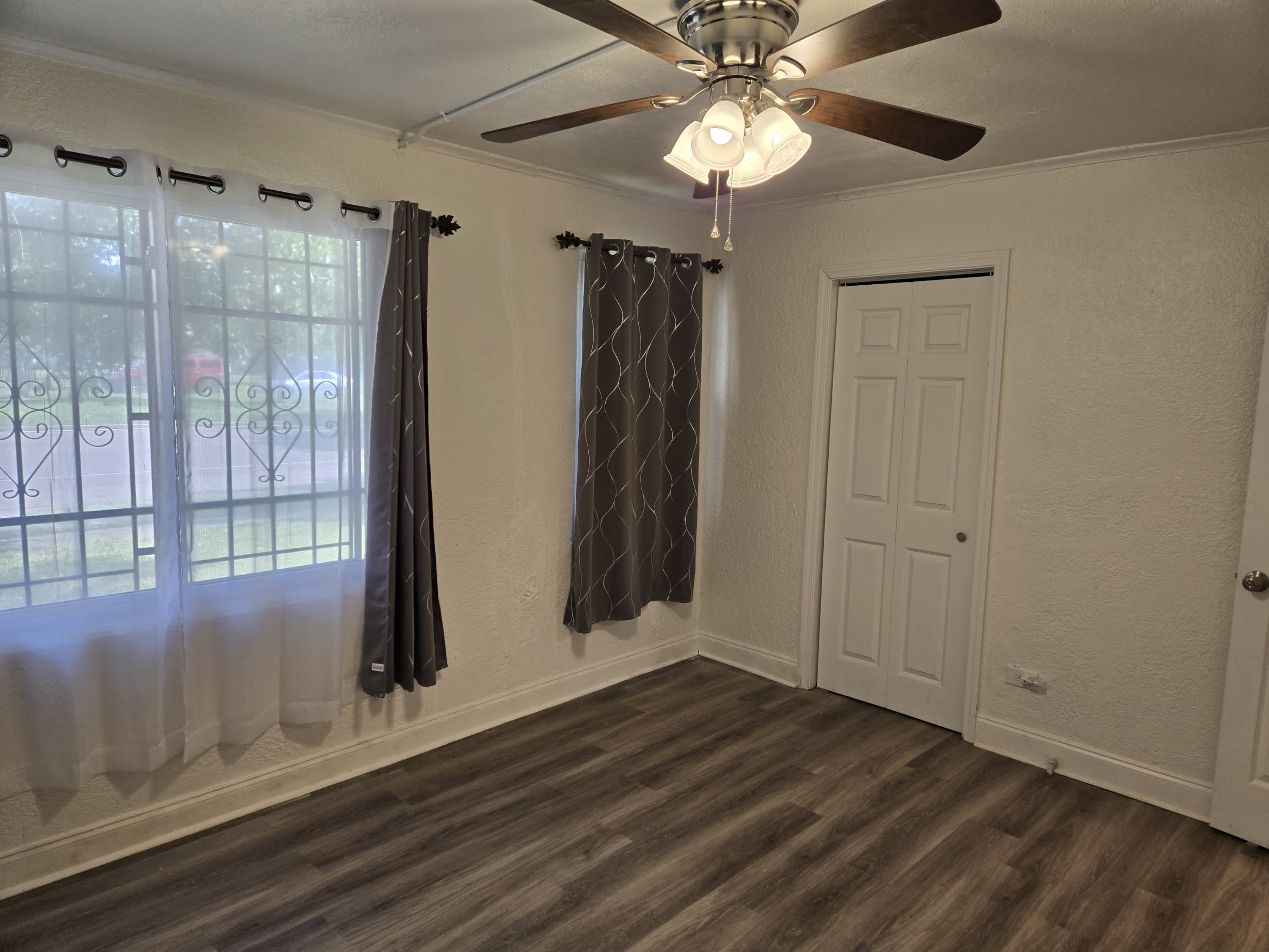 2175 N Broad St – photo 2