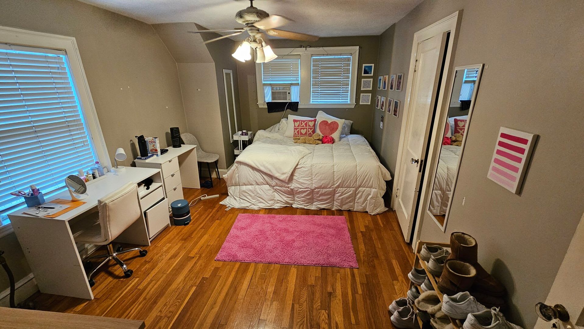 $1k Rebate! Oversized House w 4 Parking Spots Inc. Laundry in Unit. Fits up to 10 ppl (Would Cost Extra) – photo 5