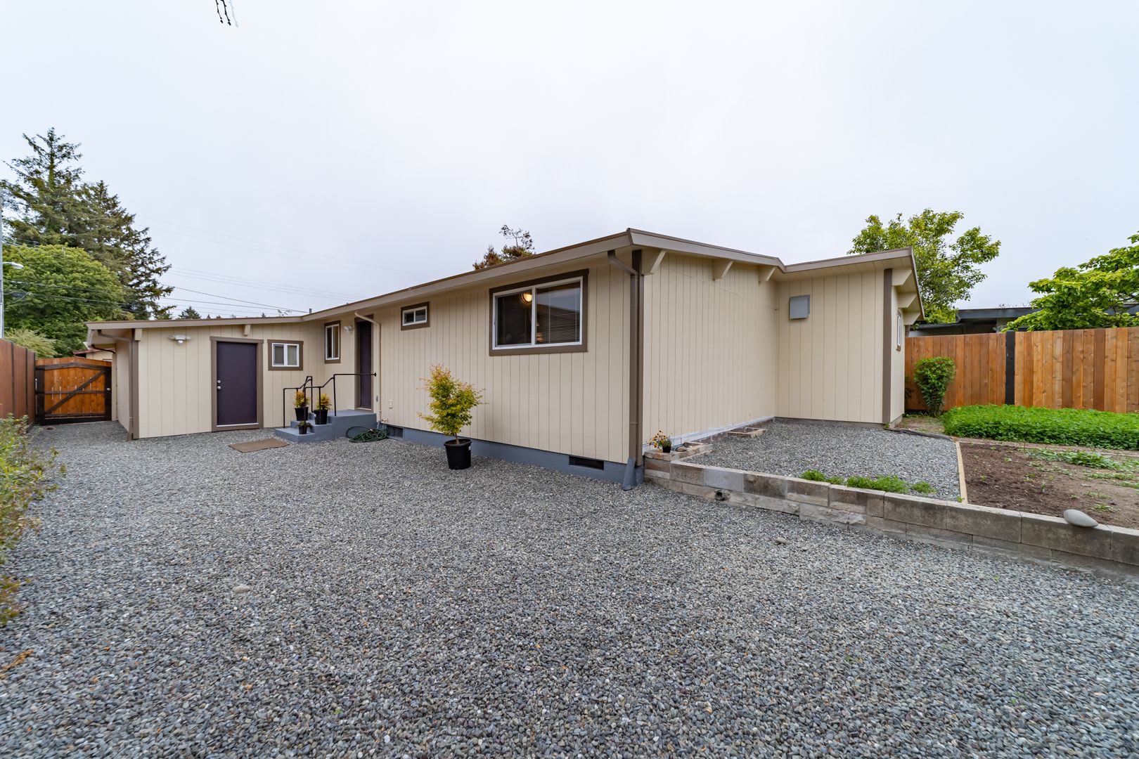 Fully Furnished 4Bd 2Ba Home Near Eureka High – photo 1