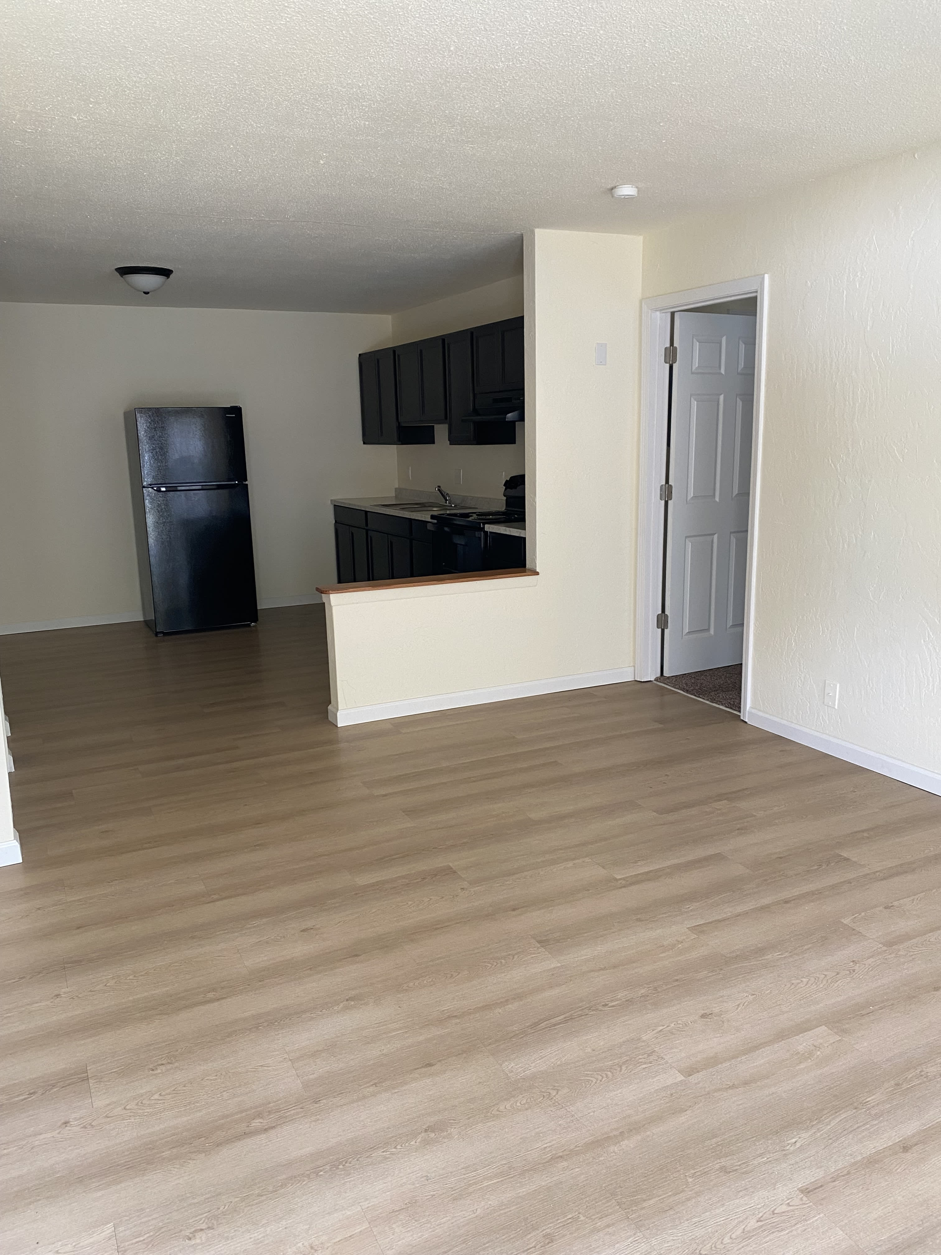 1526 Bertha Ln – photo 2