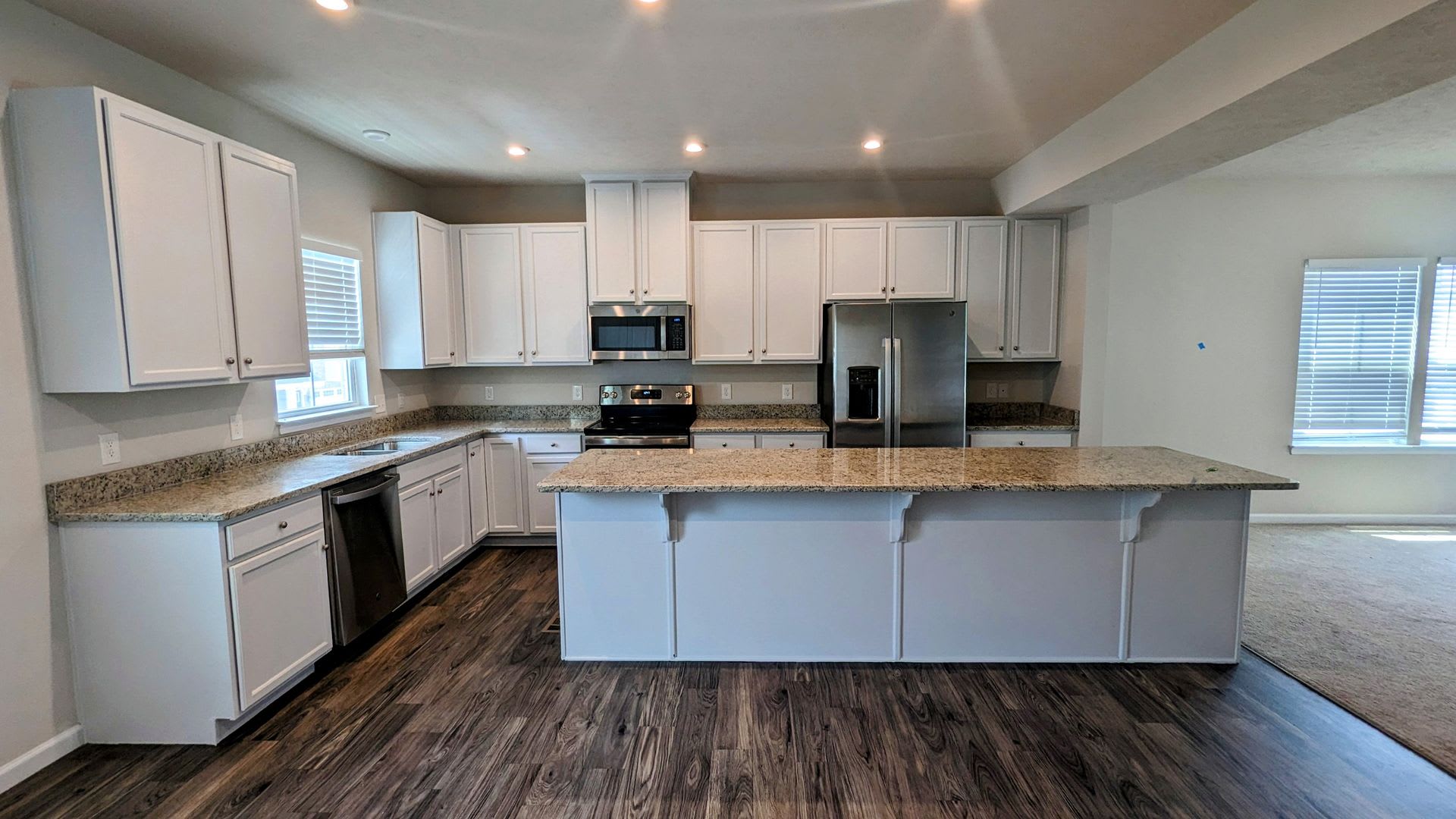 Luxury Townhome – photo 2