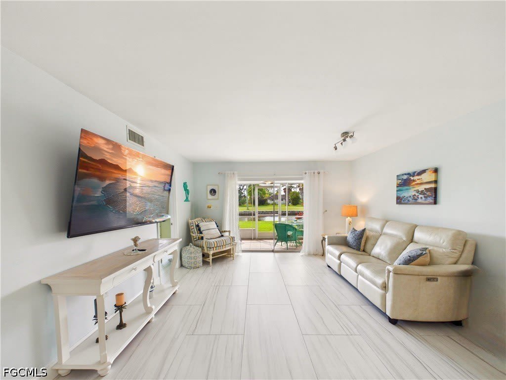 300 Valley Stream Drive – photo 2