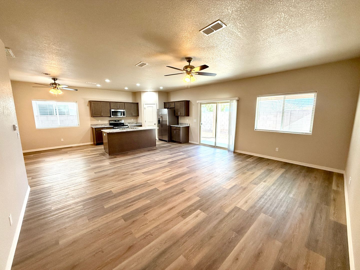 Beautiful 2024 Built 3 Bedroom Home In Legacy Ranch Home Is Currently Occupied Please Do Not Disturb The Tenants – photo 4