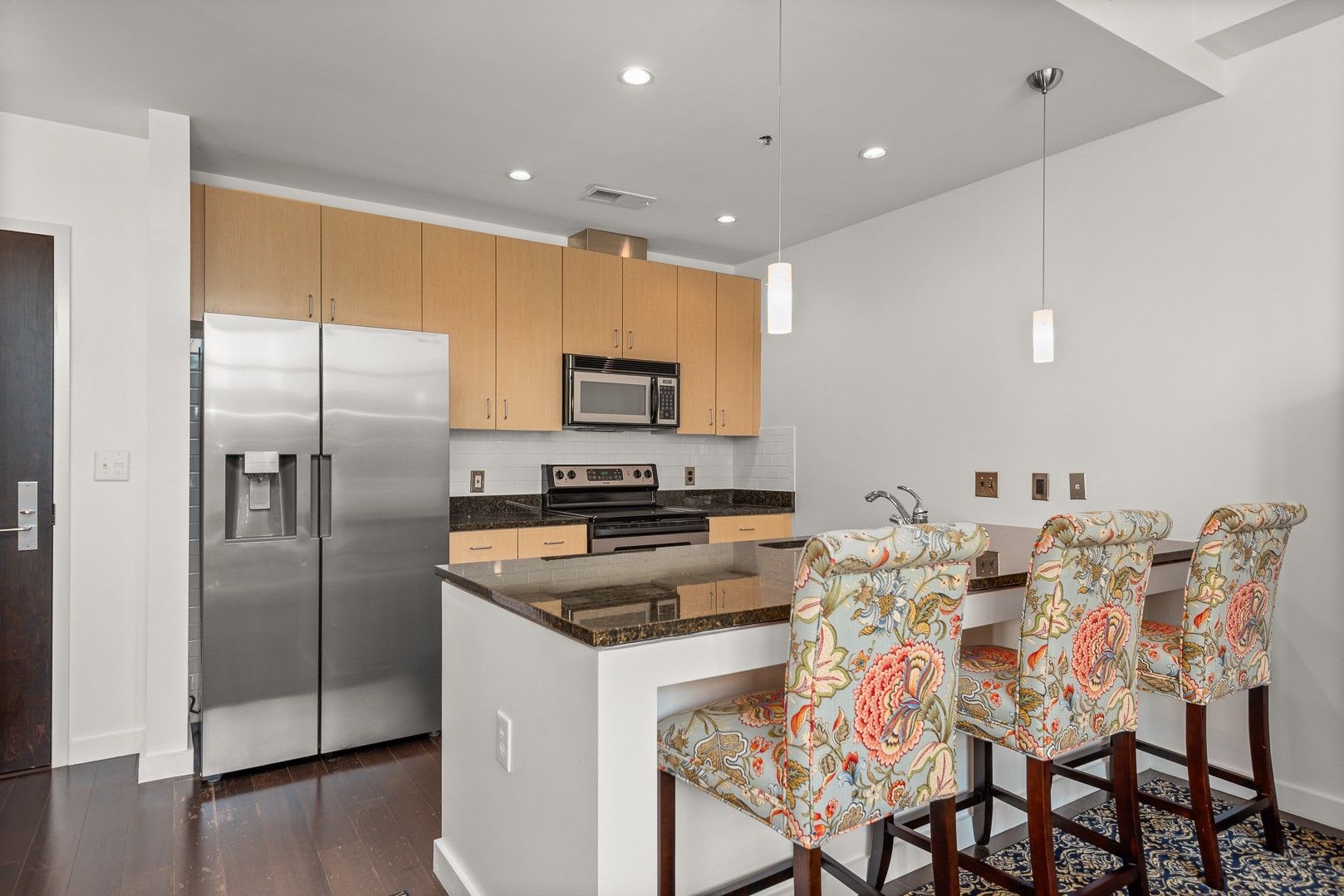 Fully Furnished Studio Condo at The Adelicia – photo 4