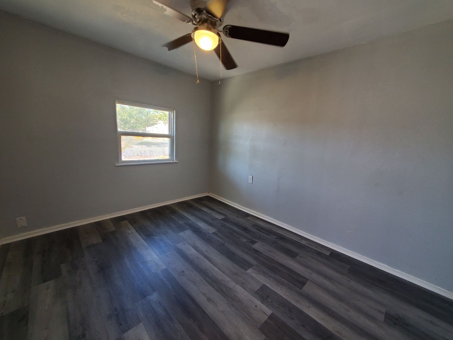 Affordable Remodeled 2 bedroom, 1 bathroom home COMING SOON! – photo 5