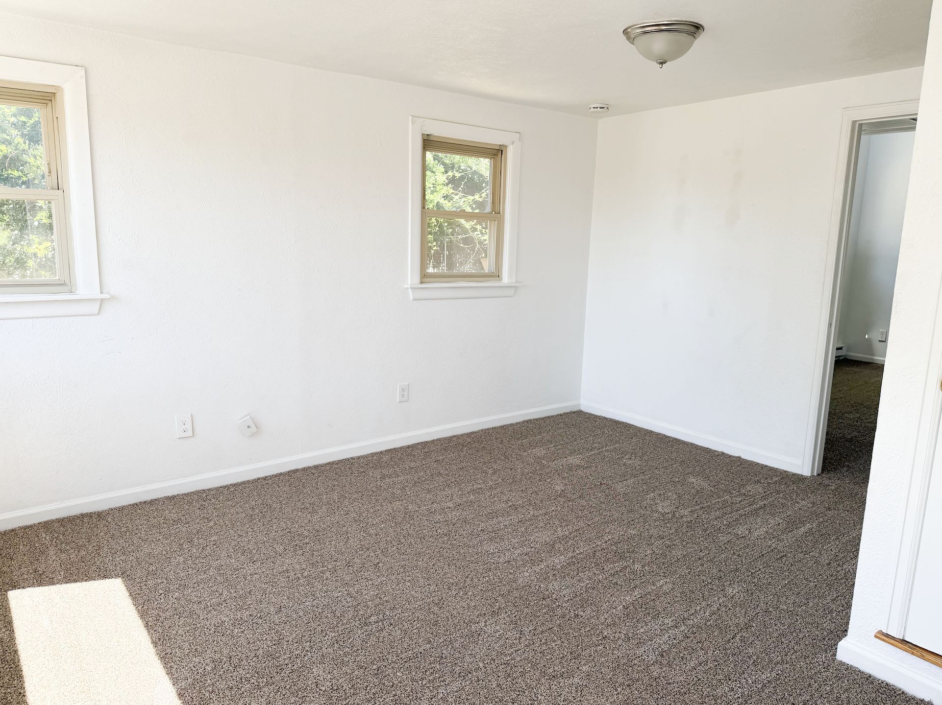4881 Broadway A – photo 3