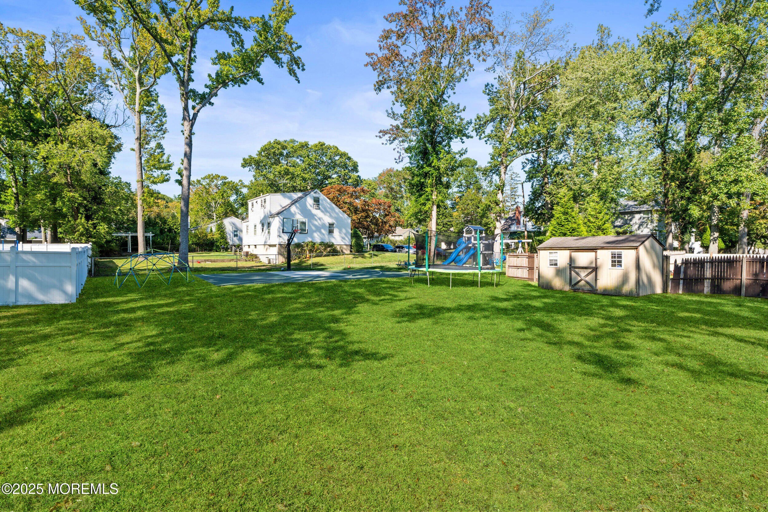 437 Redmond Avenue – photo 3