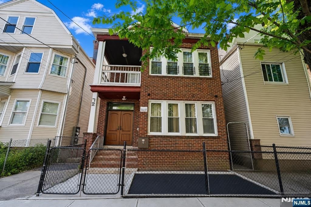 72 Seymour Avenue – photo 1
