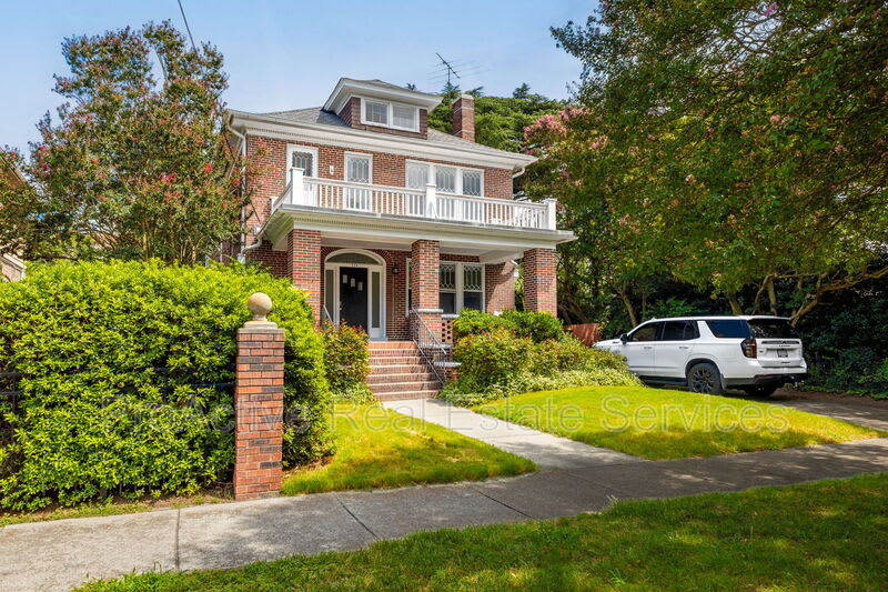 734 Shirley Avenue – photo 2