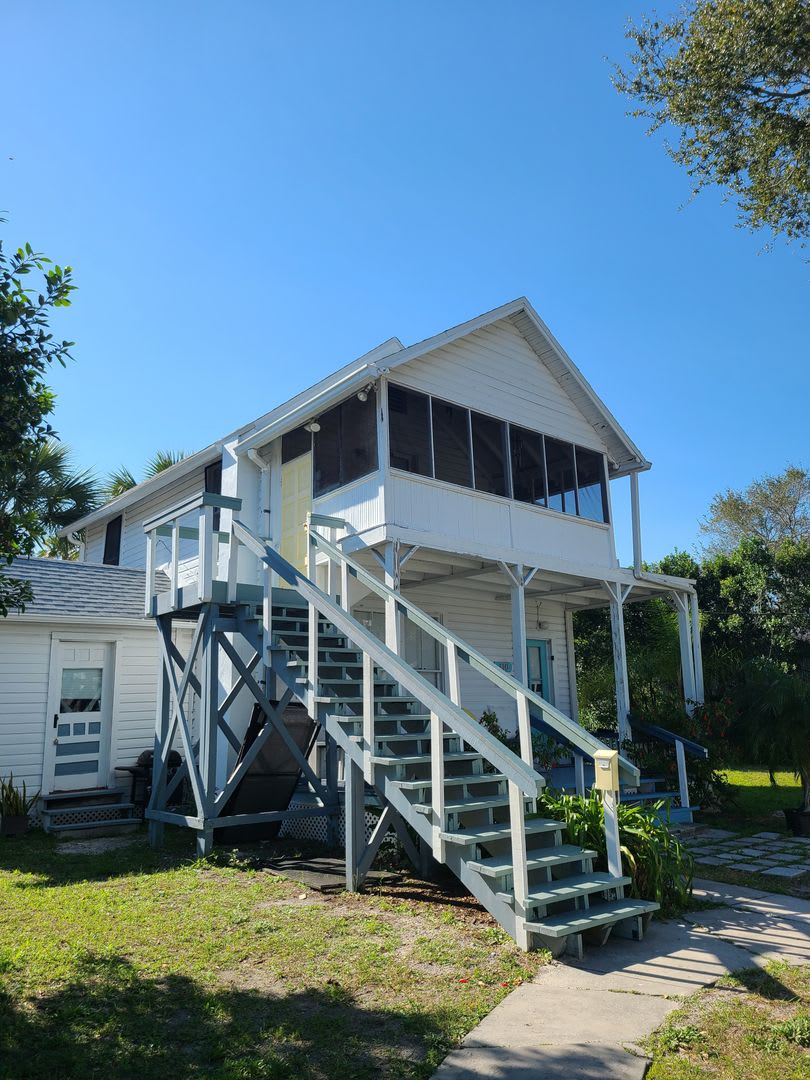 1 Bedroom Historic Apartment 1 block from Canal Street – photo 2