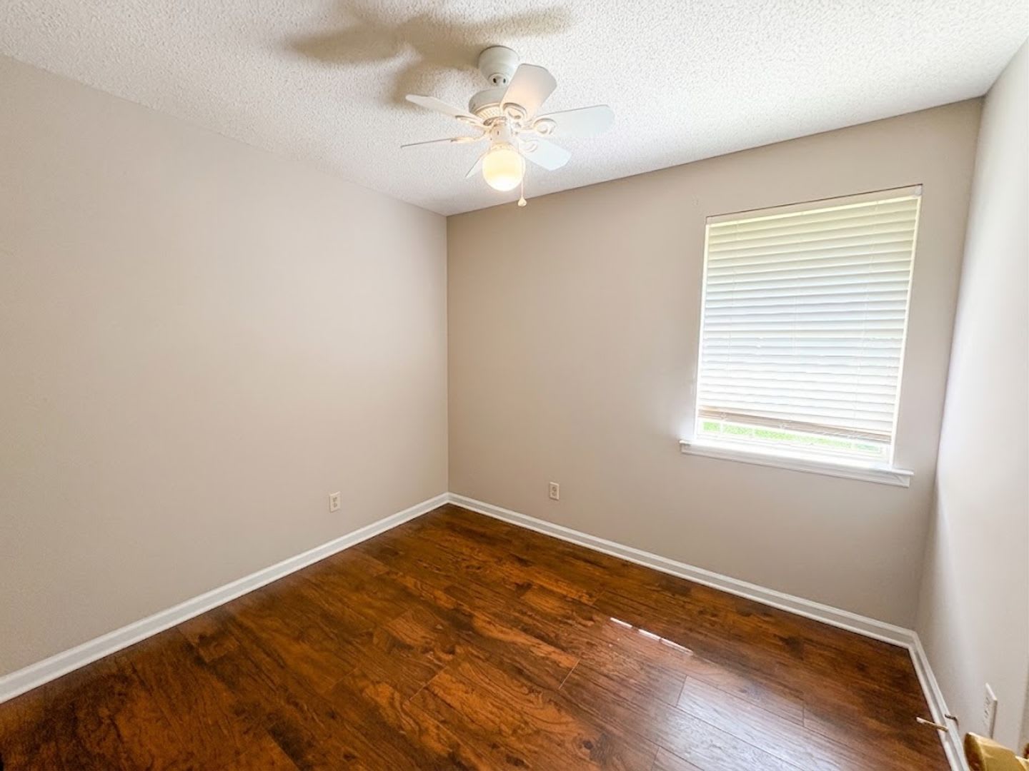 MOVE IN SPECIAL: $500 OFF 1ST MONTH'S RENT!** – photo 5